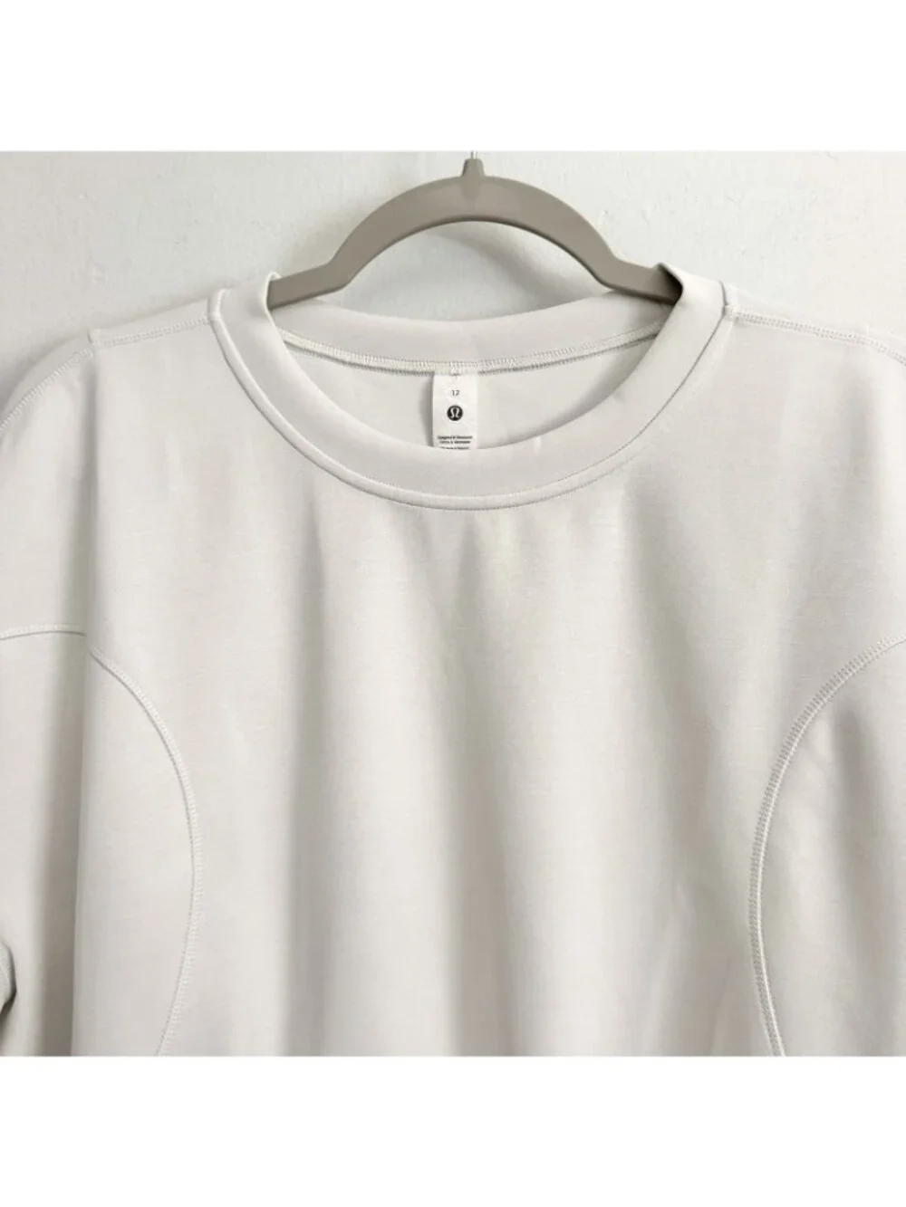 Lululemon White Softstreme Gathered Short Sleeve Shirt Cropped Women’s Size 12